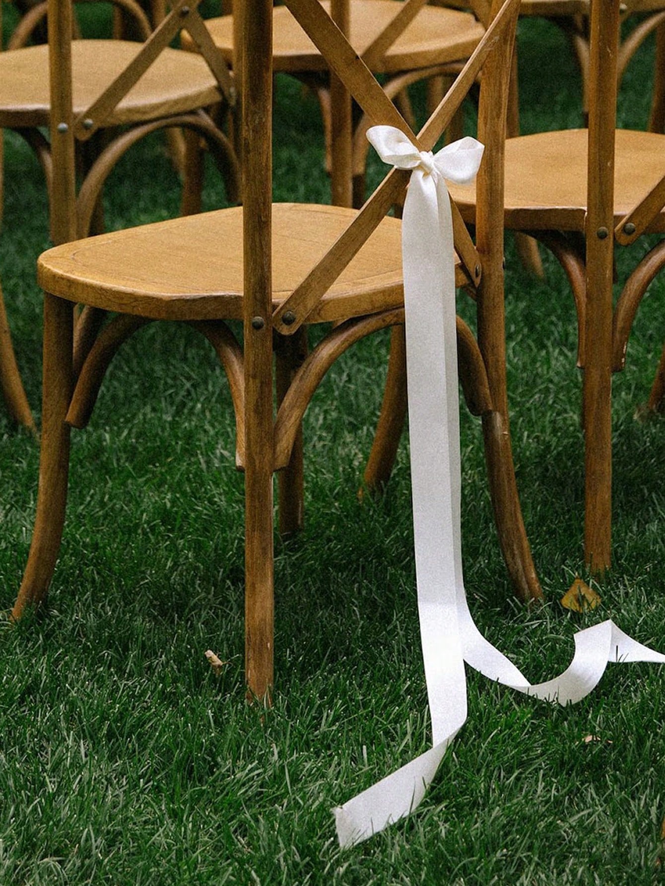 サテンのウェディングチェアボウ、ロングテール付き、43.3イ - Bridal Sash Ribbon のレビューと価格