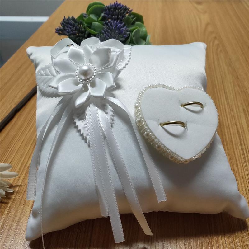 結婚指輪枕ヨーロッパのロマンチックなブライダル結婚指輪ホルダ - Ring Bearer Pillow のレビューと価格