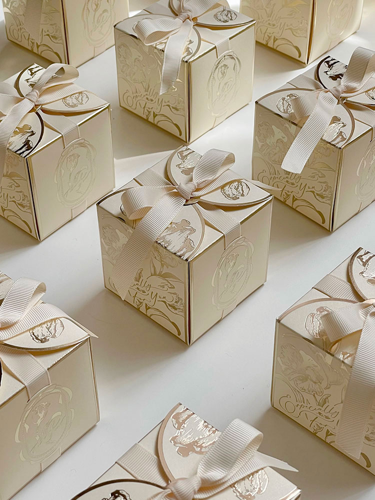 リボン付きスクエアペーパーギフトボックス,ウェディング用ボッ - Wedding Favor Box のレビューと価格