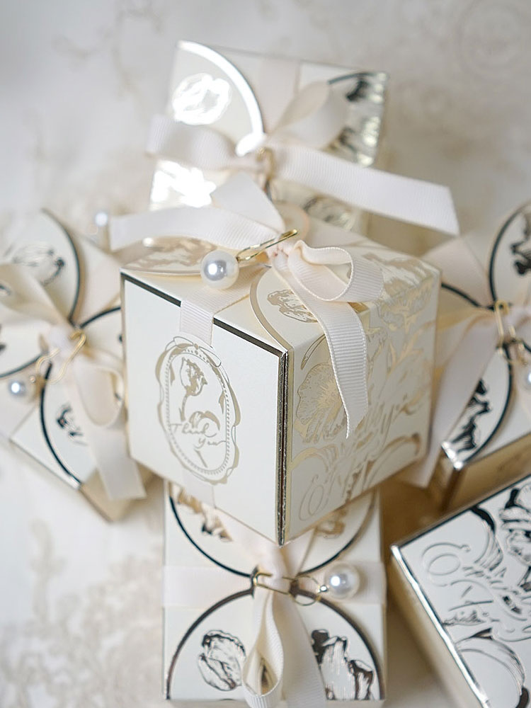 リボン付きスクエアペーパーギフトボックス,ウェディング用ボッ - Wedding Favor Box のレビューと価格