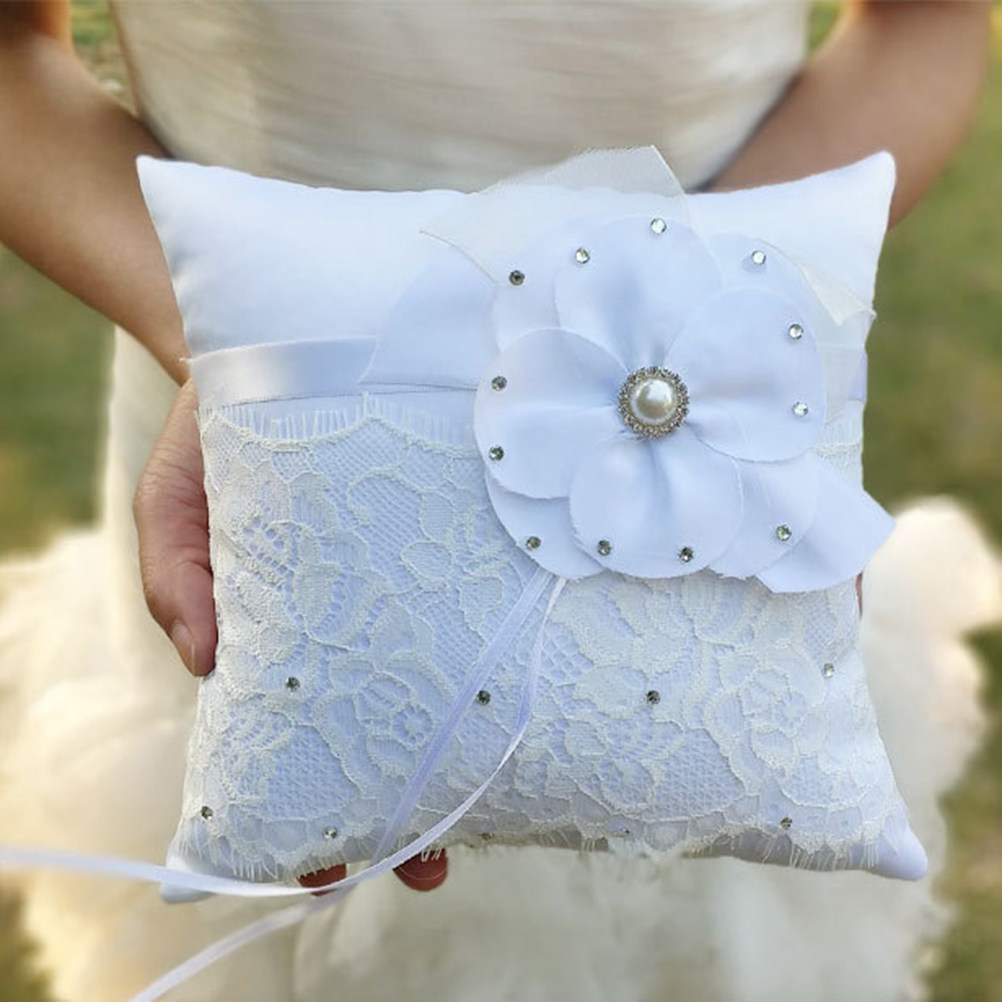 結婚指輪枕 レースフラワー パール クリスタル装飾 ブライダ - Ring Bearer Pillow のレビューと価格